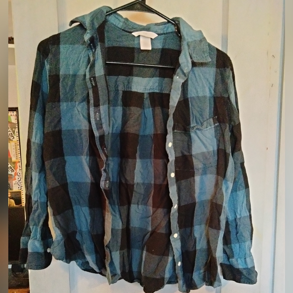 H&M blue, black plaid flannel button up